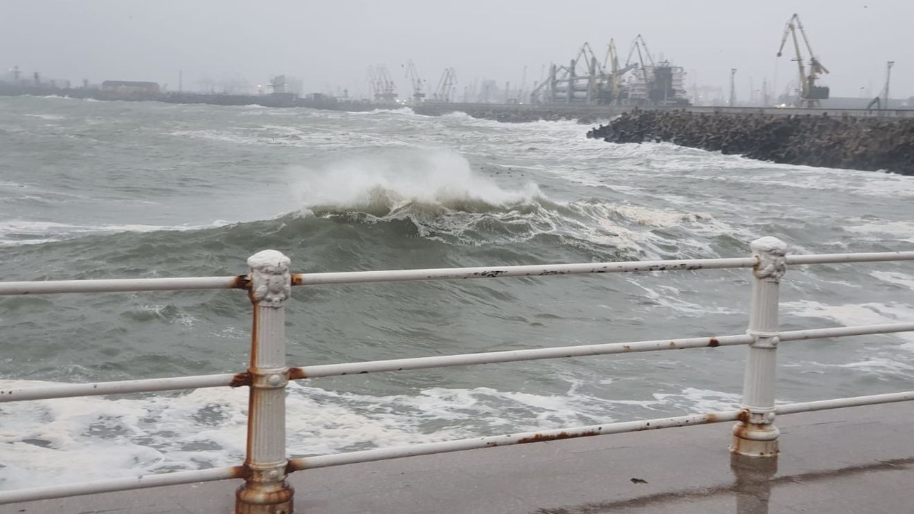 Cod galben de vânt în zona de litoral a judeţelor Constanţa şi Tulcea, în orele următoare
