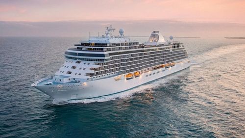 Pasagerii navelor de croazieră care fac escale în Mykonos şi Santorini vor trebui să plătească în plus 20 de euro