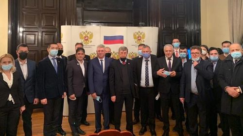 Zeci de primari și viceprimari din toată țara s-au întâlnit cu ambasadorul Kuzmin pentru ”cooperare bilaterală” cu Rusia, în contextul tensionat de la granița Ucrainei/ Ambasadorul le-a cerut să ”trateze în mod critic acuzațiile mincinoase” ale jurnaliștilor la adresa Rusiei