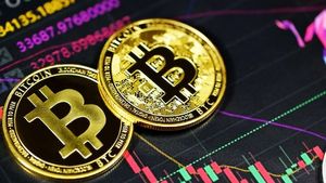 Bitcoin a depăşit pentru prima dată pragul de 100.000 de dolari, după ce Trump a numit un avocat pro-dezvoltare criptomonede la conducerea autorității de reglementare a piețelor financiare