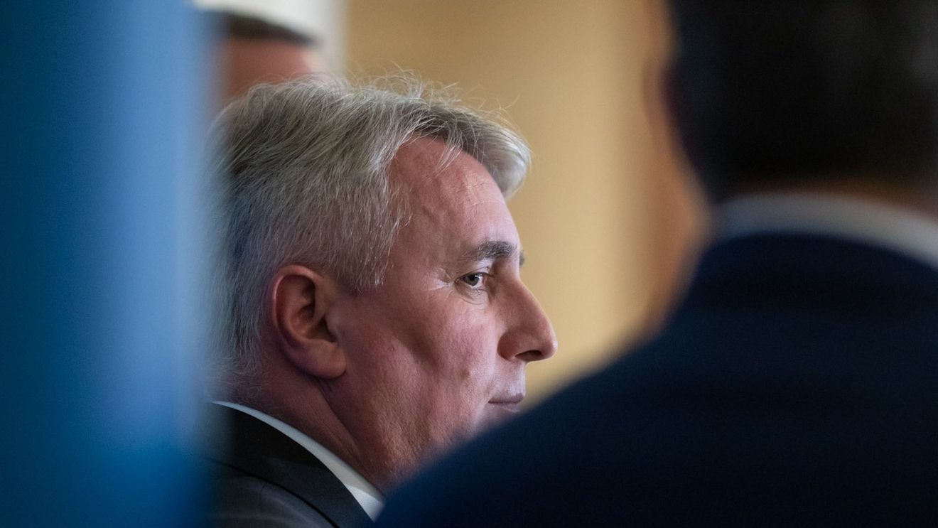Ministrul de Interne susține că trebuie abandonate ”speculațiile” privind posibilitatea ca Vladimir Putin să folosească arme nucleare/ Lucian Bode: ”Dacă escaladarea va continua, vor fi mai mulţi refugiaţi şi în condiţii mai grele decât până acum”