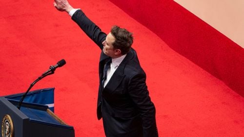 Peste 200.000 de canadieni semnează petiția pentru revocarea cetățeniei lui Musk / Născut în Africa de Sud, Musk are cetățenie canadiană datorită mamei sale / Camerei Comunelor din Canada poate dezbate solicitarea