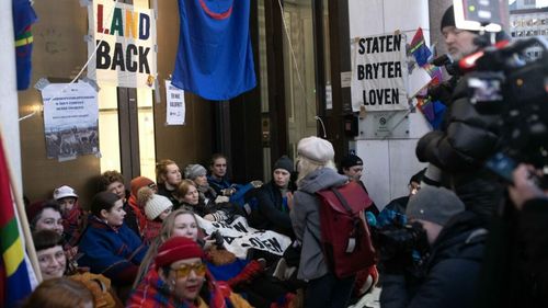 Greta Thunberg și activiști etnici laponi au blocat activitatea mai multor ministere din Norvegia într-un protest față de centralele eoliene