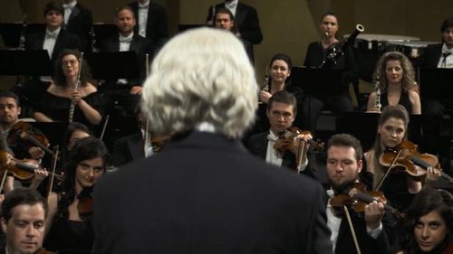 VIDEO TRAILER Cravata Galbenă, povestea lui Serghiu Celibidache. Doi actori celebri vorbesc despre filmul regizat de fiul dirijorului în doua interviuri exclusive / Ce spun Sean Bean și Kate Philips despre scenariu și de ce trebuie văzut acest film