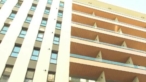 Vinovați fără vină. Motivul pentru care locatarii unui bloc din Brașov riscă să-și piardă apartamentele în care stau de 2 ani