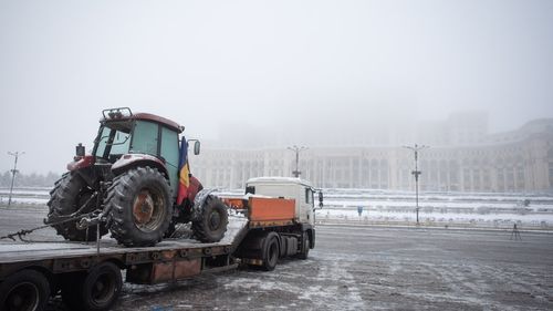 Nicușor Dan, despre protestul cu un tractor din Piața Constituției: "Mâine o să avem aceeași imagine / Am încercat să îl conving pe organizator să renunțe, dar nu"