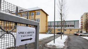 Valeriu Gheorghiță despre alocarea dozelor: Am încercat să asigurăm o acoperire geografică cât mai bună, inclusiv în mediul rural / Nu putem să afișăm în platformă toate centrele, pentru că nu avem certitudinea că vor fi și deschide / Principala limitare, legată de resursa umană