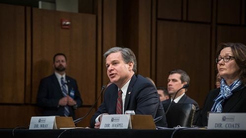 Directorul FBI, Christopher Wray, în vizită în România. S-a întâlnit cu procurorul general Alex Florența și cu șefii DNA și DIICOT
