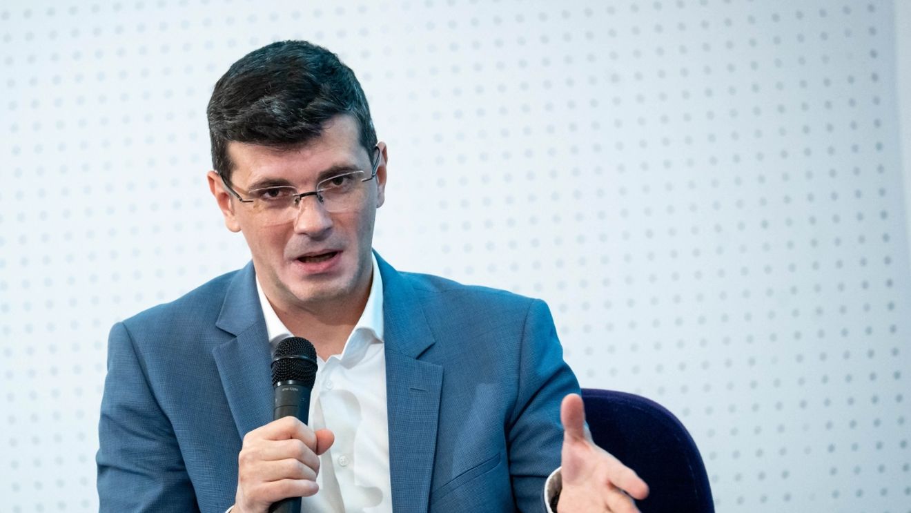 Minciuna de stat numită „burse școlare” atacată din pix de primul președinte olimpic internațional, de premierul Bolojan și de ministrul David - ANALIZĂ