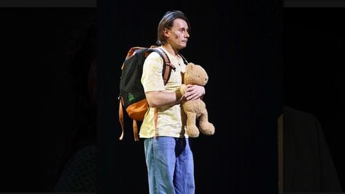 VIDEO Actorul Marius Manole, la FITS: ”Eu nu sunt un băiat citit. Eu am citit 20 de cărți la viața mea” / ”Când am intrat în teatru, am intrat într-o făcătură de lume. Niște oameni care nu erau artiști, erau niște făcături”