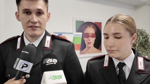 VIDEO Doi frați români și-au îndeplinit visul din copilărie și au devenit carabinieri / Ei sunt Ștefan și Ștefania: ”Tatăl nostru ne-a învățat valoarea muncii, loialitatea și recunoștința față de această țară”