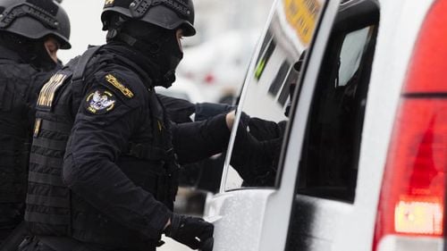 Un conflict violent în Buftea, între două familii, a fost aplanat de Forțele Speciale