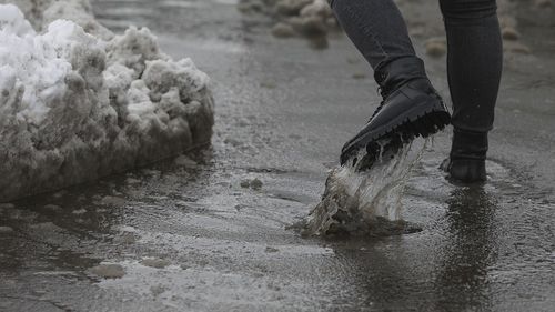 Informare meteo de precipitaţii moderate, predominant sub formă de ninsoare, de sâmbătă dimineaţa până duminică după-amiaza