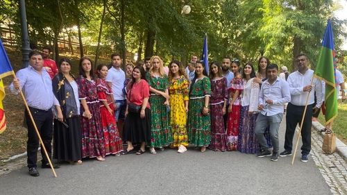 Autoritățile au scos denumirile peiorative la adresa romilor pe care statul român le-a folosit până la recensământul din 2022/ Au fost eliminați mai mulți termeni, ca ”pletos” sau ”cocalar” și introduse adresări noi