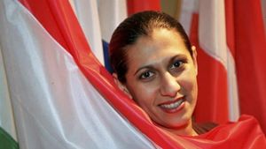 Bilă neagră pentru Ungaria: Fosta eurodeputată Viktória Mohácsi, militantă pentru drepturile romilor, a primit azil politic în Canada