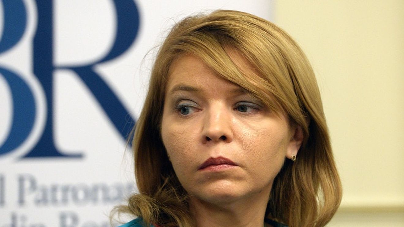 SURSE Tudorel Toader modifică legile Justiției astfel încât judecătoarea Alina Ghica să ajungă la Înalta Curte. Este magistratul care a anulat completurile de 5 judecători și o parte din prejudiciul din dosarul Tel Drum