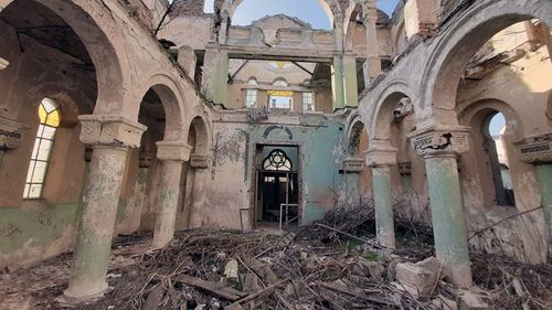 VIDEO Ultima Sinagogă din Constanța: Proiectul de reabilitare este îngropat în contestații și birocrație de trei ani/ Cum arată ruina templului israelit pentru care există bani la CNI