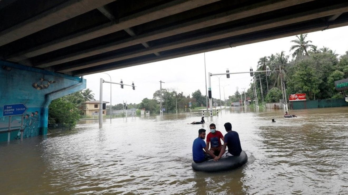 Cel puţin 123 de morţi şi 130 de dispăruţi în Sri Lanka, în urma unor inundaţii şi alunecări de teren. Aproximativ 44.000 de persoane refugiate din calea apelor