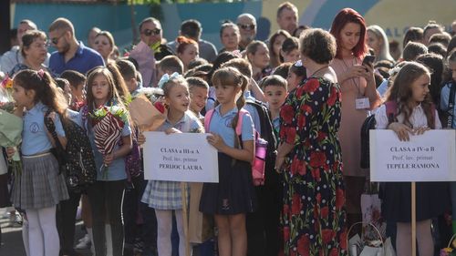 Calendarul anului școlar 2024-2025 – proiect / Cursurile încep pe 9 septembrie și se încheie pe 20 iunie, anul va fi împărțit tot în 5 module