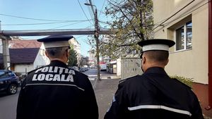 Despăgubiri financiare pentru 300 de poliţişti locali din Buzău care urmau să fie dați afară / Instanța a anulat hotărârea de consiliu local prin care s-au decis concedierile / Decizia nu este definitivă