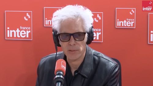 Cineastul american Jim Jarmusch a anunţat că a solicitat cetăţenia franceză