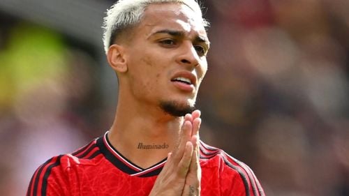 Acuzat de violenţă domestică, un jucător de la Manchester United a fost reprimit în lot după consultarea echipei de fotbal feminin