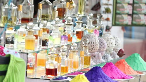 Cumpărătorii din generația Z nu se mai satură de parfumuri: Coty și Estee profită de acest lucru