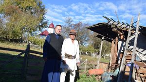 REPORTAJ Satul în care jumătate dintre locuitori se numesc Ion sau Ioana:150 de persoane din totalul de 290 poartă acest nume / Unul dintre Ioni: Stră-străbunicii au luat numele din religie şi tot aşa au mers