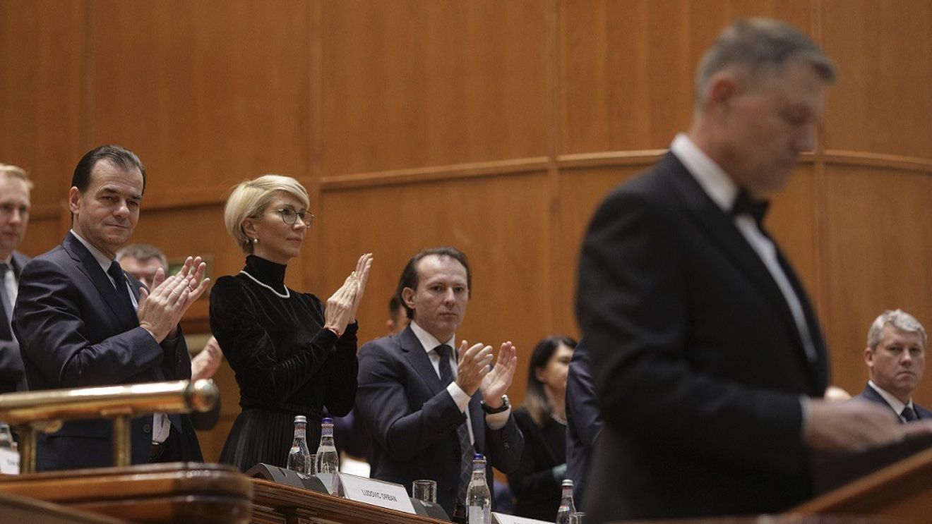Klaus Iohannis, despre divergențele dintre PNL și USR Plus: O coaliţie este un organism viu, e absolut normal să existe opinii chiar foarte diferite. Nu e ca la armată - unul comandă şi toţi se execută