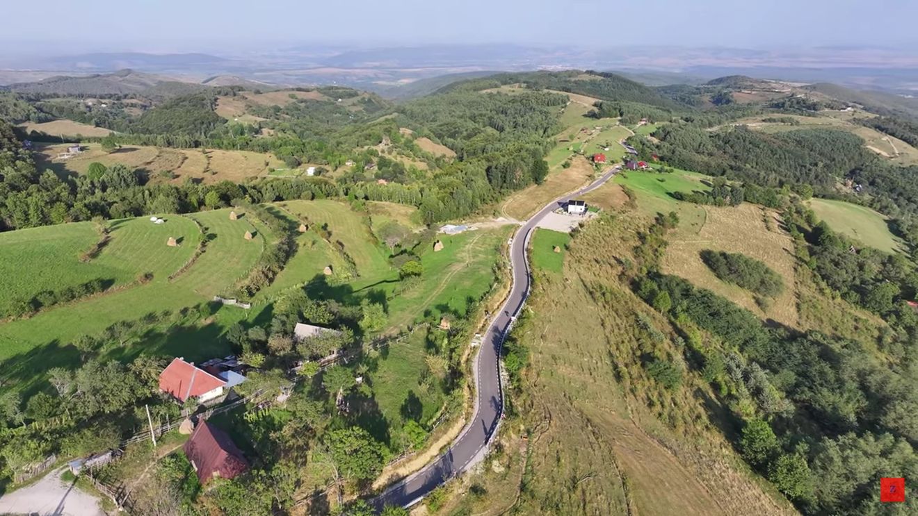 Trafic blocat pe Transapuseana, în urma unui accident în care au fost implicaţi trei motociclişti
