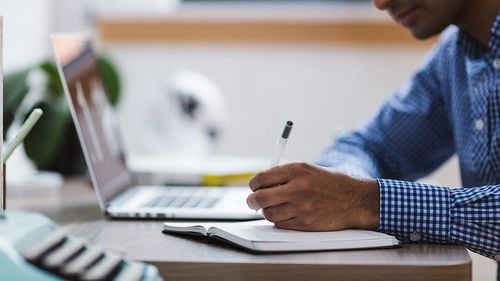 Originea preferinței oamenilor pentru folosirea mâinii drepte sau stângi rămâne în continuare învăluită în mister