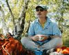 FOTO Un director de bancă a lăsat costumul pentru a se face ghid montan în Sibiu / ”Mai vine și ursul câteodată” / ”Mă văd ieșind la pensie de aici”