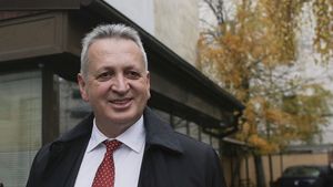 Tribunalul Iași: Averea fostului ministru PNL Relu Fenechiu este de 333.000 de euro / Prejudiciul care trebuie recuperat e de 2 milioane de euro din care a achitat doar 900 de euro