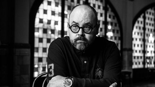 A murit scriitorul spaniol Carlos Ruiz Zafón, autorul romanului ”Umbra vântului”