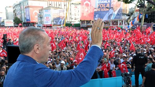 Reacție rapidă: Cum va arăta Turcia sub un Erdogan care își revendică victoria cu un scor mai slab decât se aștepta, într-o țară mai divizată decât oricând