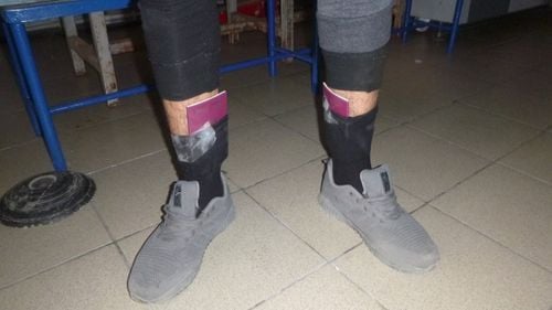 Paşapoarte false, descoperite pe gambele unui bărbat din Republica Moldova