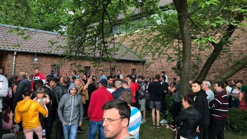 VIDEO Povestea românilor care au stat noua ore la coada la Koln și Hamburg, dar nu au apucat sa voteze: Totul se misca îngrozitor de încet