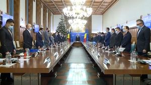 Moment de reculegere înaintea ședinței de Guvern în memoria victimelor Revoluției / 17 decembrie, ziua masacrului de la Timișoara