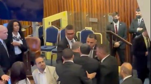 VIDEO „Recunoașteți Palestina”: Discursul lui Trump în Knesset, întrerupt pentru scurt timp de doi parlamentari / Forțele de ordine i-au scos rapid din sală