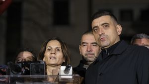 LIVE Anca Alexandrescu și George Simion, declarații după exit-poll-ul care o plasează pe locul trei pe fosta locotenent-colonel ”anti-sistem”: ”Un moment complicat pentru țara noastră”