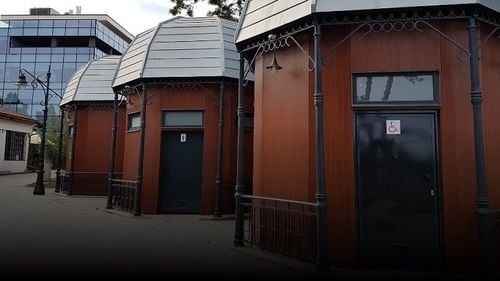 WC-urile de 50.000 de euro: La Constanța s-au înfundat, la Cluj se curăță singure