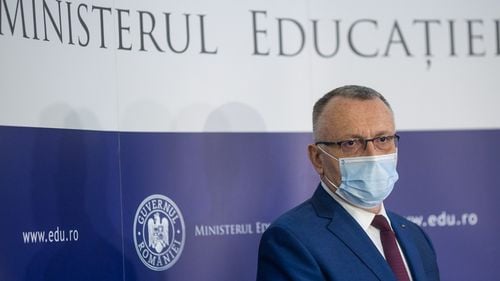 Cîmpeanu, întrebat dacă pățesc ceva părinții care mint legat de rezultatele testelor de salivă: Nu cred că cineva și-a propus să verifice veridicitatea rezultatului unui test de sarcină sau tăierea unghiilor
