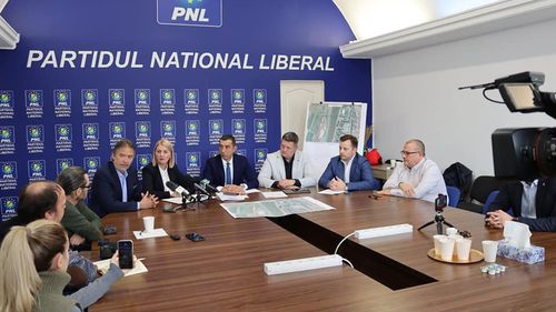 Liderul PNL Mureș îi acuză pe consilierii locali PSD, UDMR, PMP că au blocat proiectul podului peste râul Mureș / Ciprian Dobre anunță o campanie de strângere de semnături pentru realizarea acestui proiect