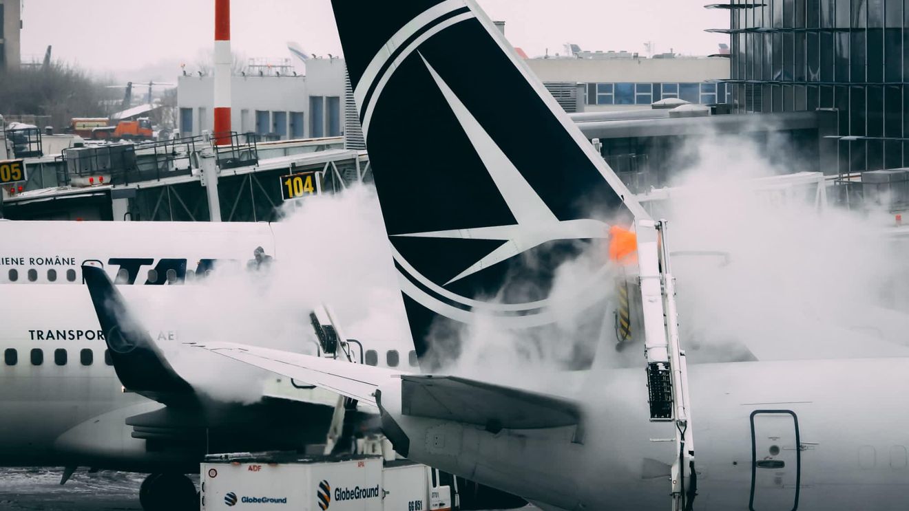 Reuters: Uniunea Europeană pregăteşte măsuri pentru asigurarea necesarului de combustibil pentru avioane / Războiul din Orientul Mijlociu ameninţă aprovizionarea