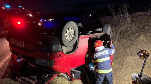 Microbuz cu refugiați din Ucraina, răsturnat într-un accident rutier în județul Bihor. 11 persoane, dintre care 5 copii se aflau în autovehicul