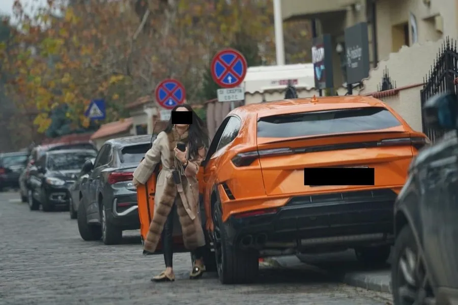 masini lux iulian dumitrescu, bentley, lamborghini urus
