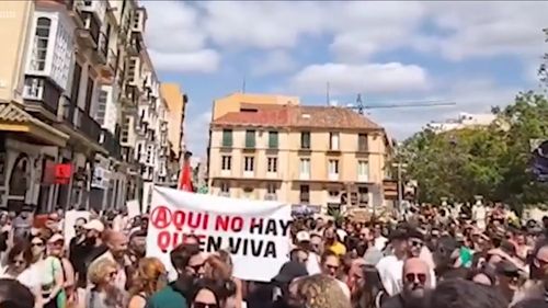 Peste 15.000 de persoane au protestat la Malaga față de turismul de masă