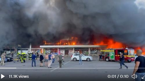 Dovezile contrazic afirmațiile Rusiei, care susține că nu a lovit mall-ul din Kremenciuk, unde au murit cel puțin 18 civili (The Guardian)