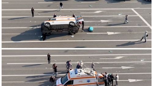 Martorii au repus pe roți o ambulanță răsturnată în Oradea, după un accident, în timp ce victimele erau încă în ea / Medic: „Este extrem de grav. Asistenta urla de durere” / ISU: ”E interzis să schimbați poziţia vehiculului”