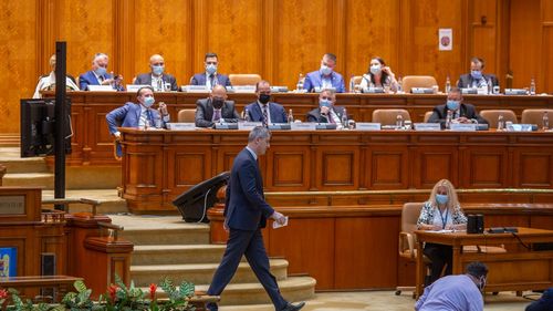 Dan Barna, reacție dură împotriva AUR: ”Partid extremist” / ”Ne obișnuim cu violența și devenim o republică bananieră” / PNL și PSD dau vina pe USR pentru ascensiunea AUR